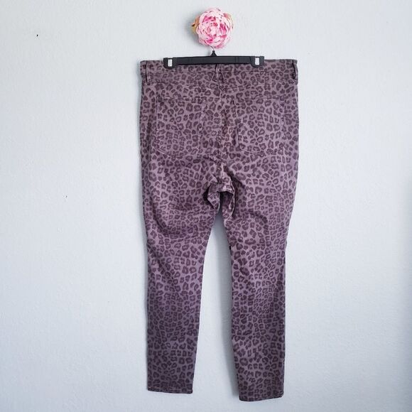 Good American Good Legs High Rise Jeans in Gray Leopard‎ - Picture 8 of 9